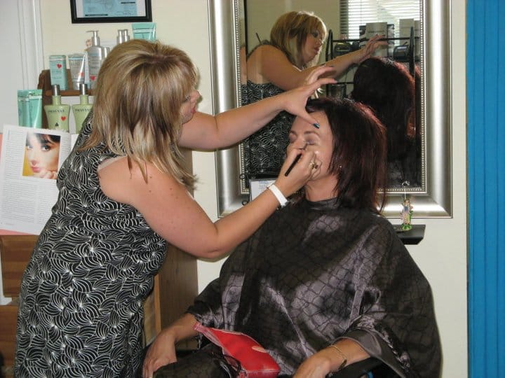 Hairdresser in Redding, CA, 96002